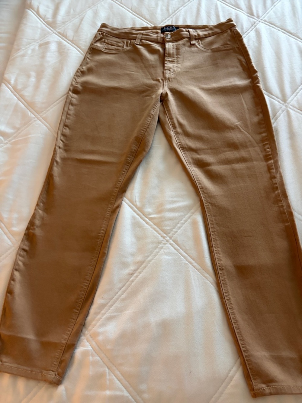 Seven7 Straight Leg Jeans in coated Camel